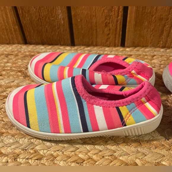 2 Pairs of Girls Water Shoes Sz 7-8 - Picture 2 of 7